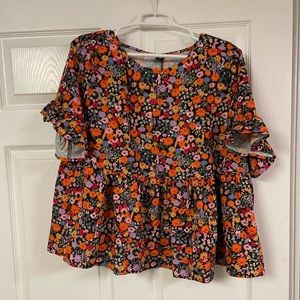 Floral Blouse with Ruffle Sleeve